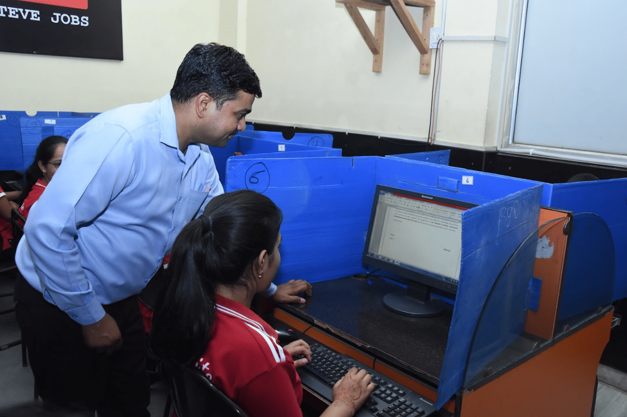 Biyani Girls College Jaipur Labs photo 8